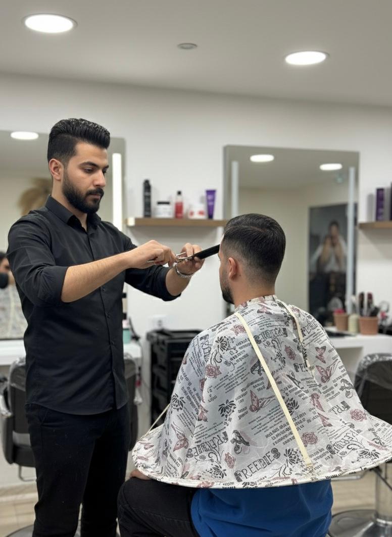 ترفندهای حرفهای برای کوتاهی تمیز و سریع مو در سالنهای شلوغ